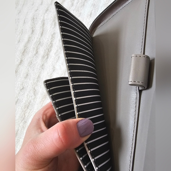 Stella & Dot Gathered Continental Wallet - Picture 3 of 13